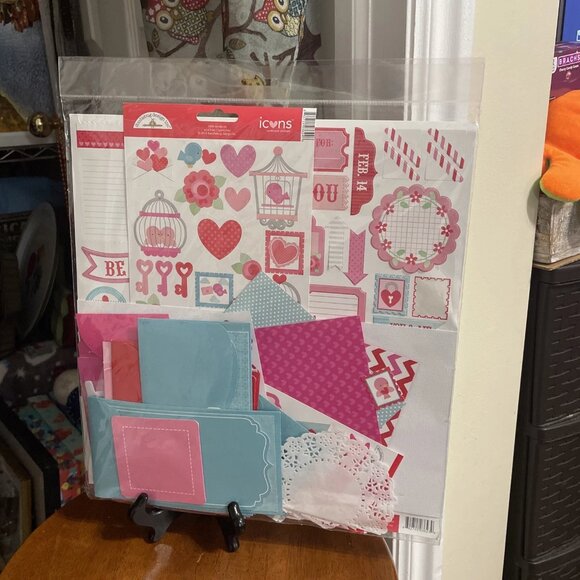 Doodlebug Designs Valentine's Value Kit (4290) - Makes 13 Cards - NIP - Picture 1 of 3